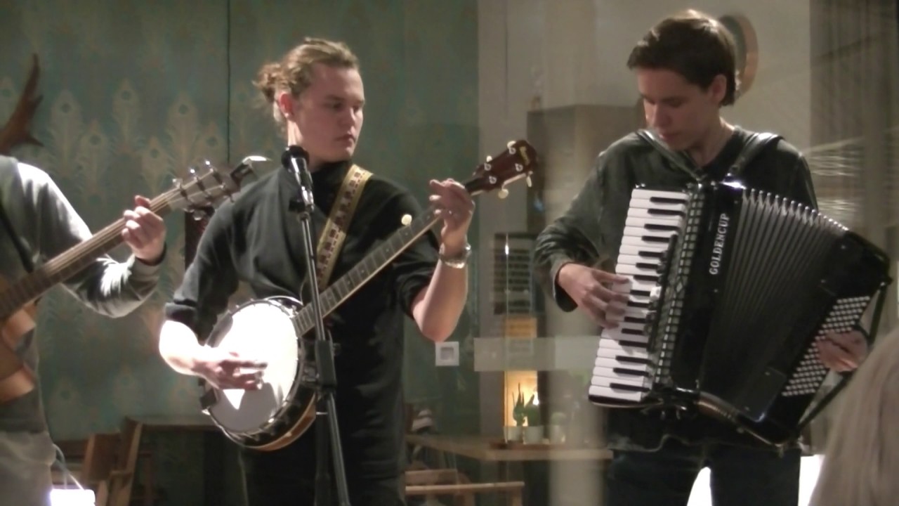 Bluegrass Apors, Will the cirkle - V&auml;sterport