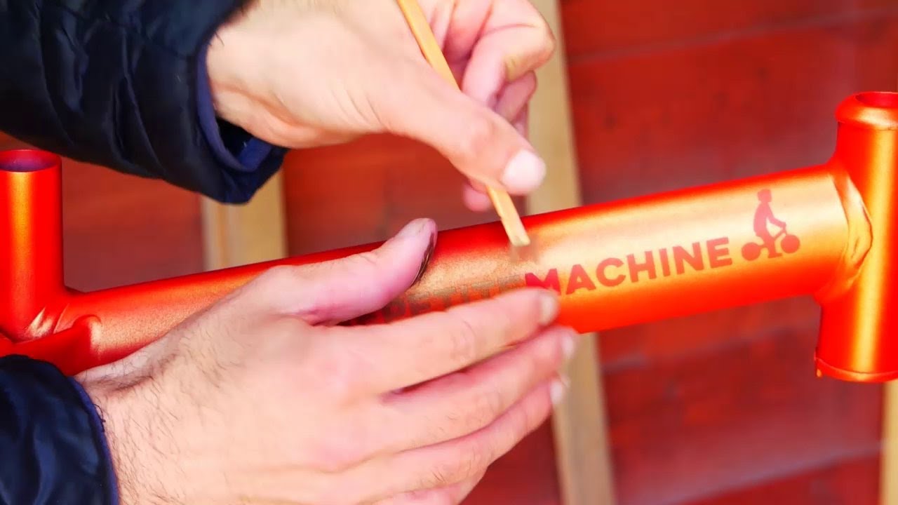 Repeindre son vélo en mixant des peintures (Pour inventer ses propres couleurs)