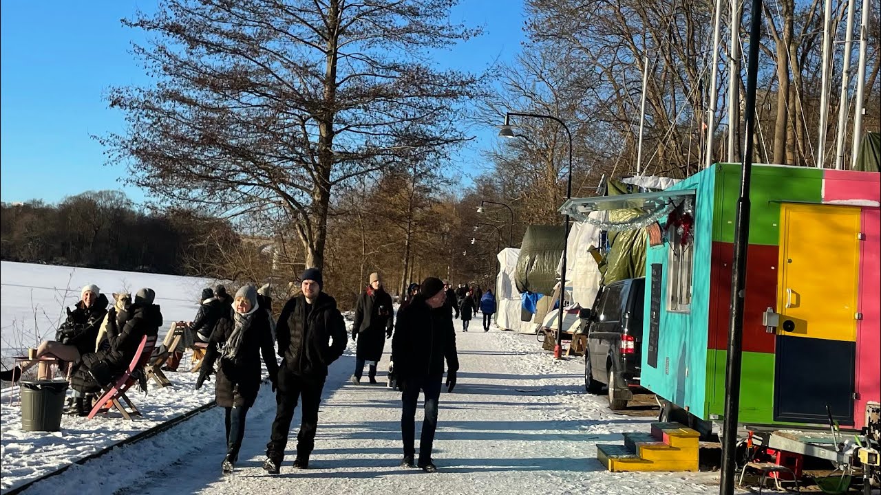 Stockholm Walks: &Aring;rstaviken. S&ouml;dermalm Shoreline on a sunny winter day. 4K, natural sound