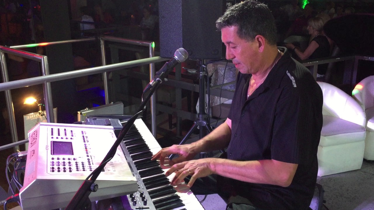 Christophe SAVOIE de l'orchestre D'amandine MUSICHINI