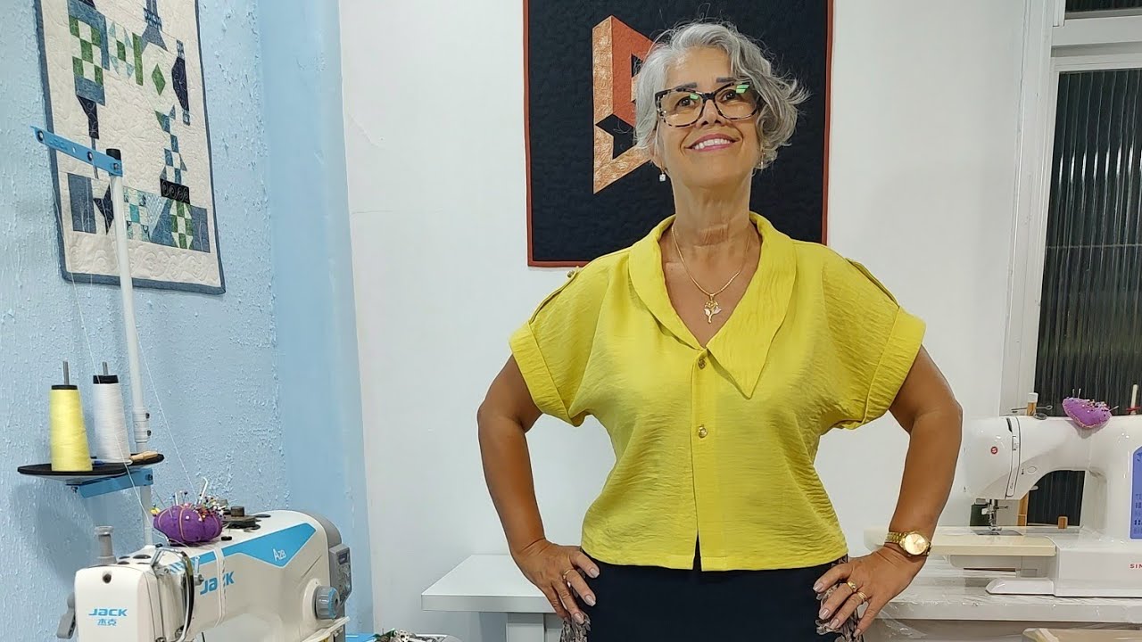 Molde da blusa com gola e pontas diferentes.