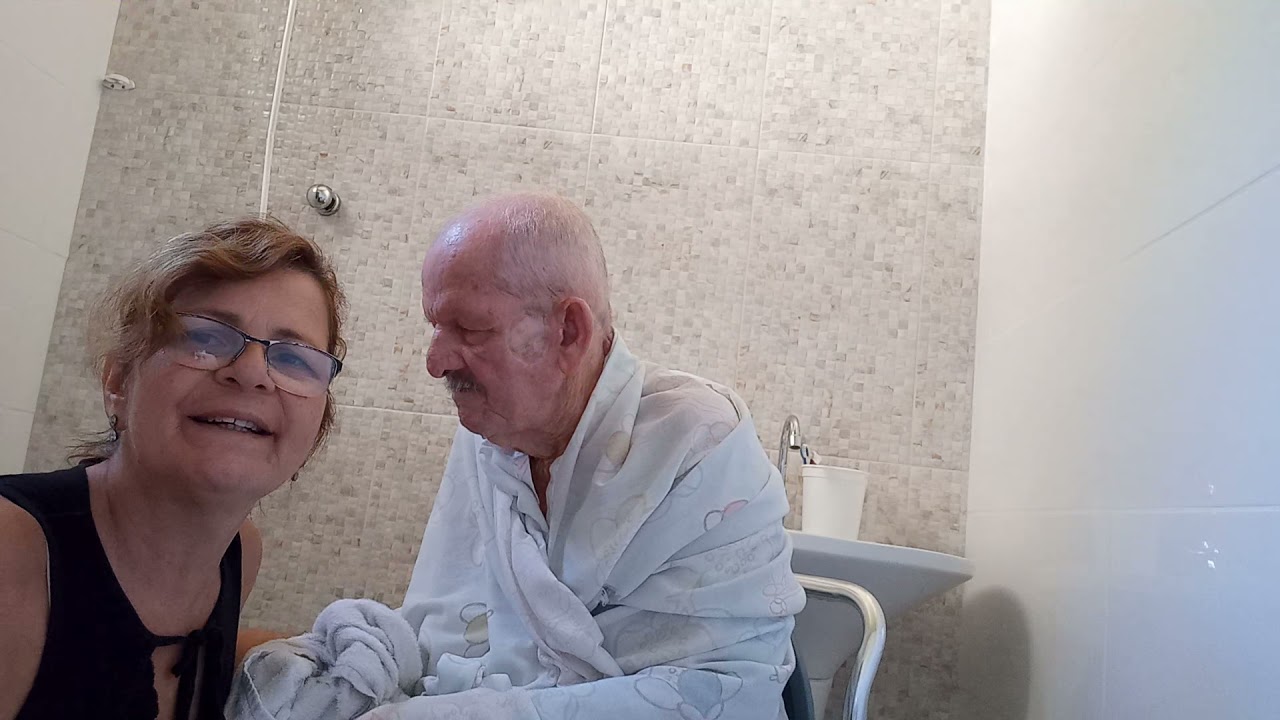 Um banho rápido no seu idoso