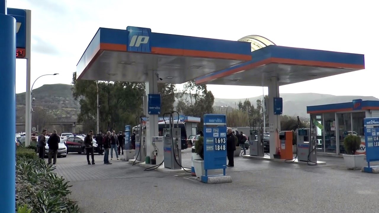 Omicidio a Caraffa: uomo freddato a colpi di pistola dopo aver preso il caffè (presa diretta)