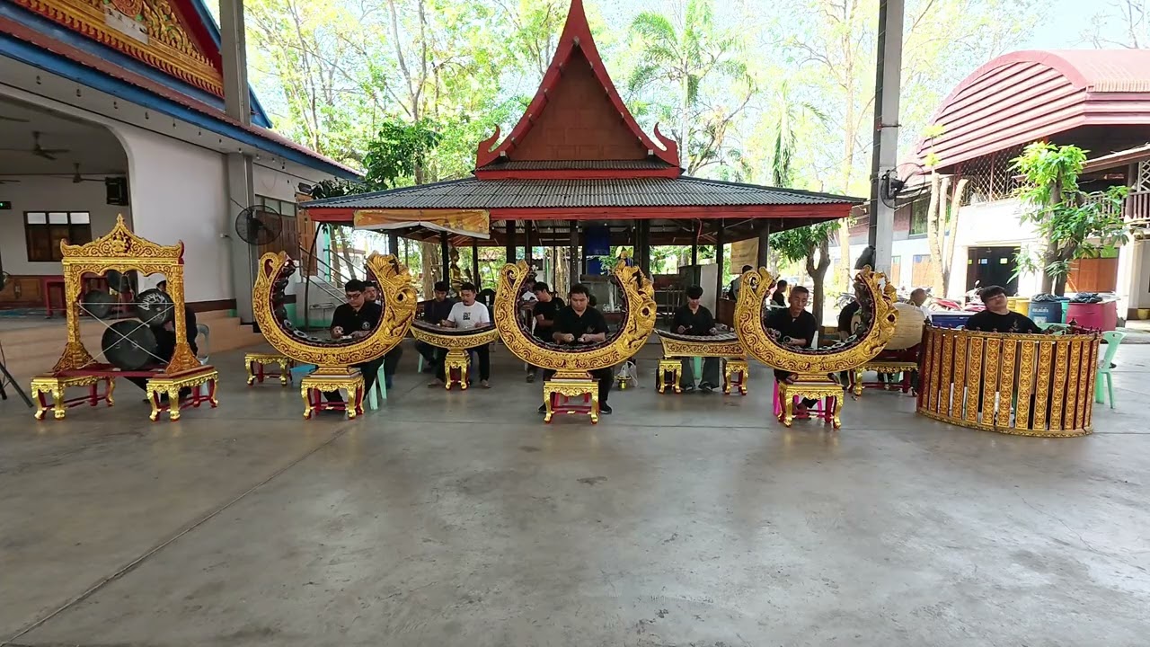 เพลงชุดย่ำเที่ยง