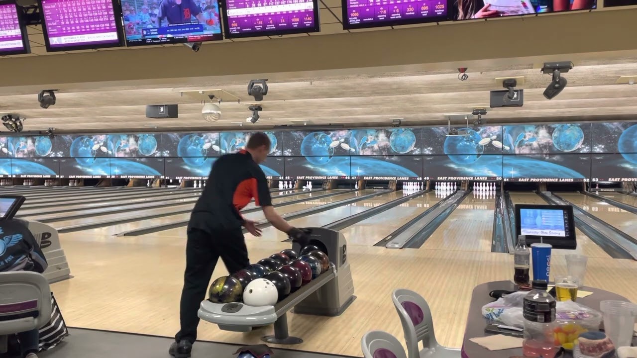 Me Bowling 2023