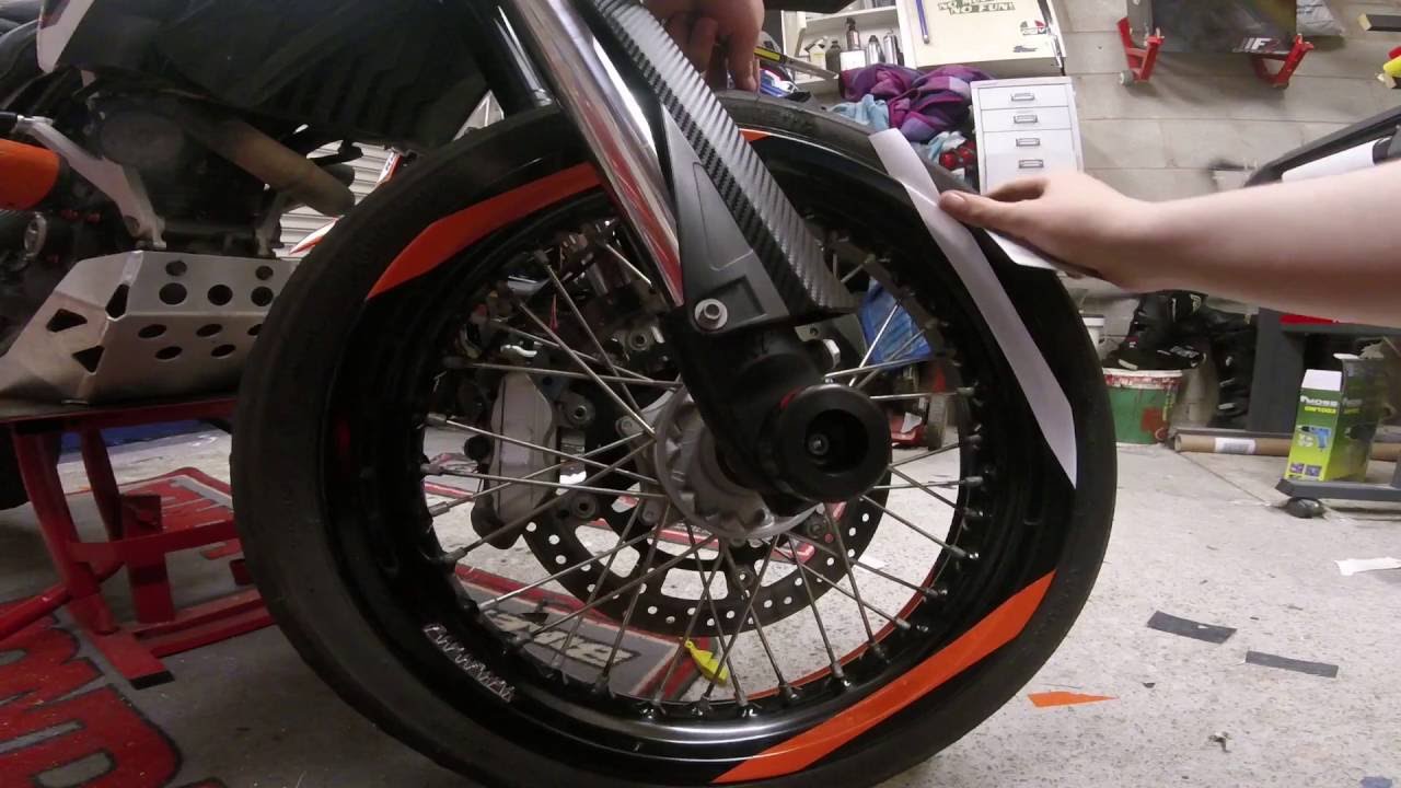 Supermoto Wheel Rim Sticker Application Process