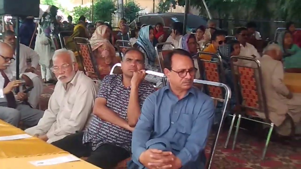 Amoos liaqat joiya with waris omeed son's on memorial service 