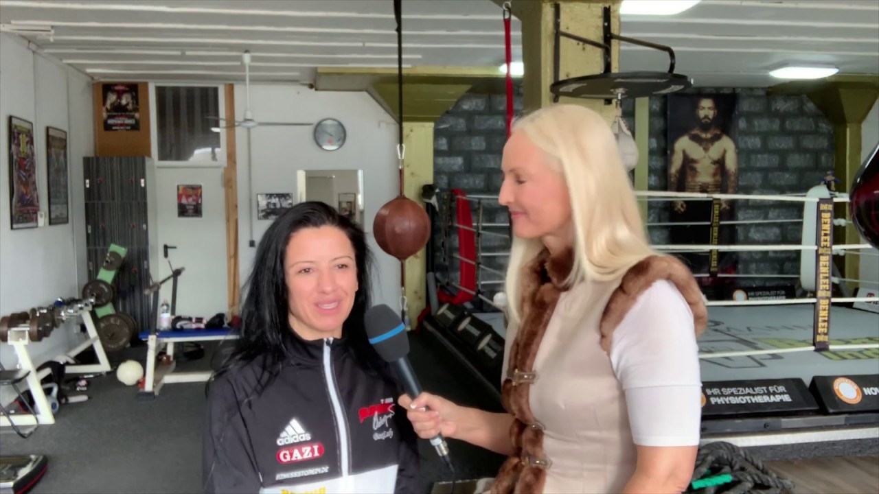 Worldchampion und Boxlady Özlem Asiye Sahin