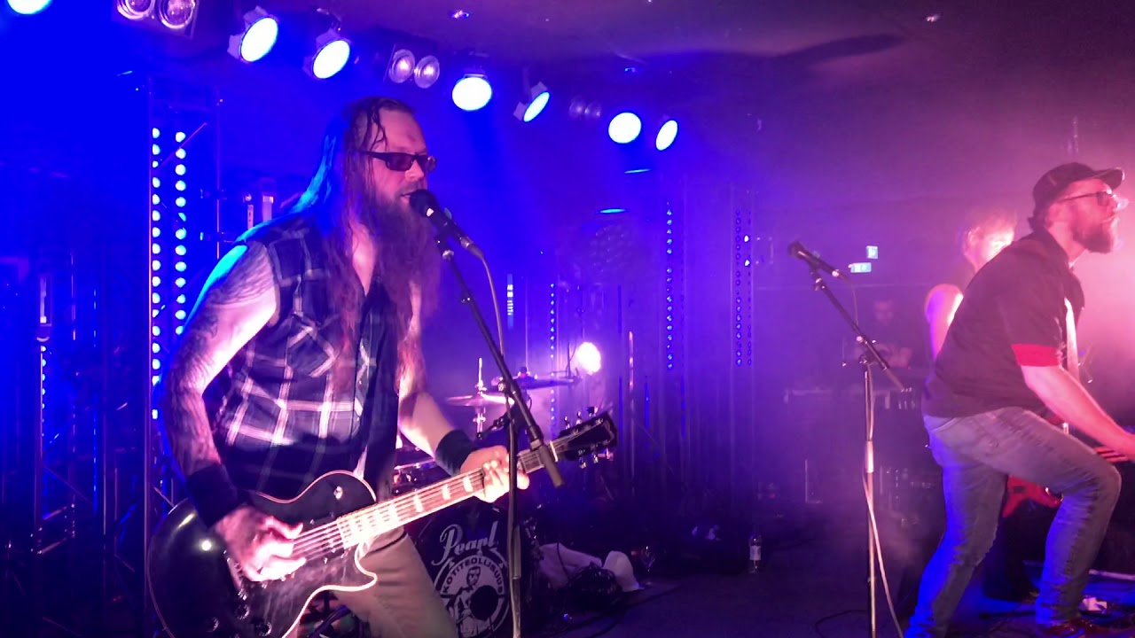 Yö Päivää Keinuttaa Kotiteollisuus Live@Naima Turku 27.04.2018