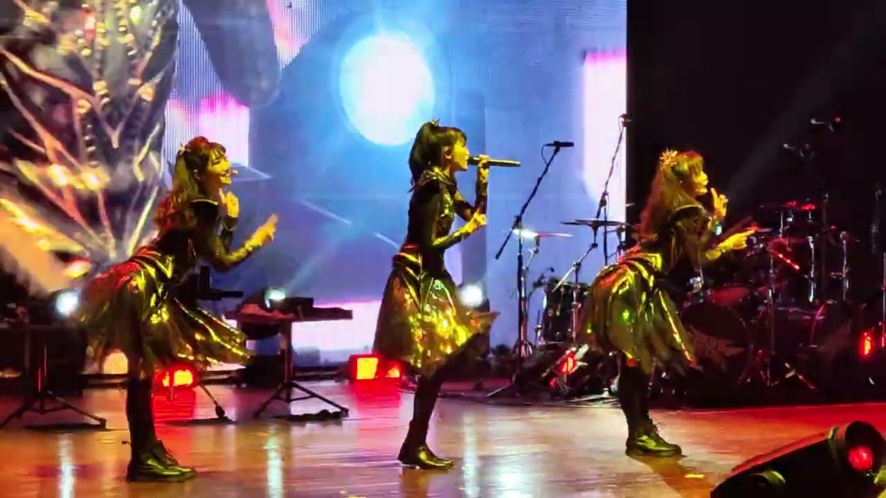 Babymetal - Gimme Chocolate!! (Lima, Perú 2024)