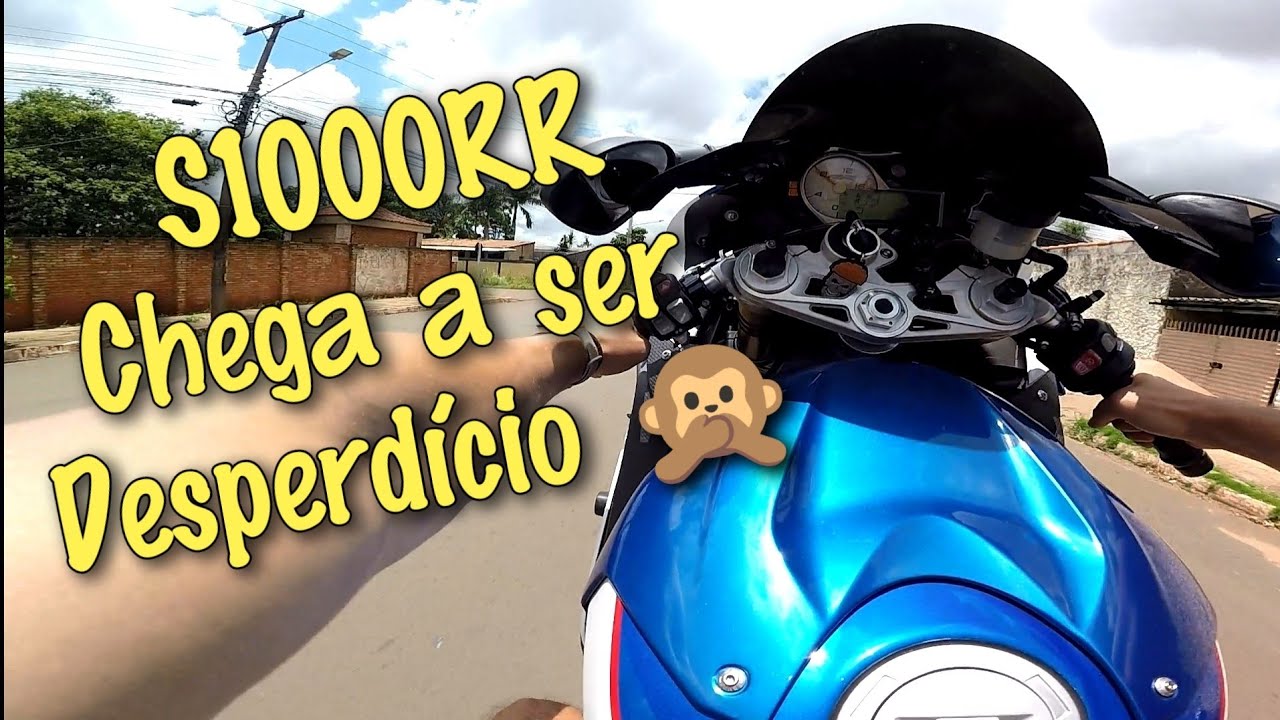 BMW S1000RR sobra potência