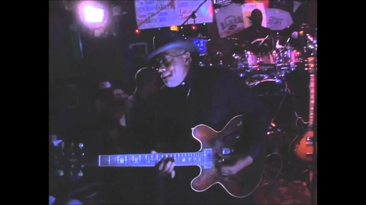 Carlos　Johnson  -hello there