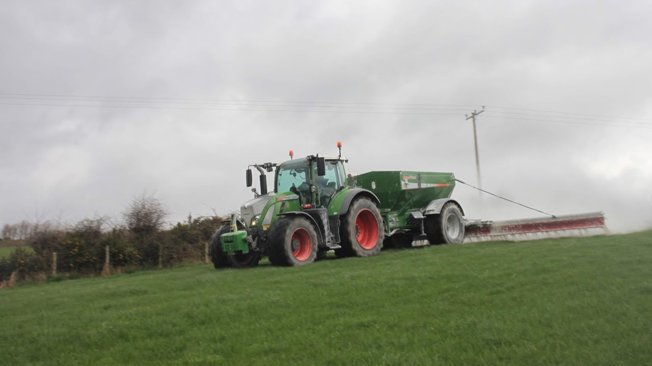 Tinsley Contracts spreading Lime With a Prototype Spread Point Lime Spreader