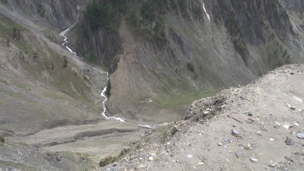 The road from Kargil to Srinagar near Zoji-La at alt.3,550m.