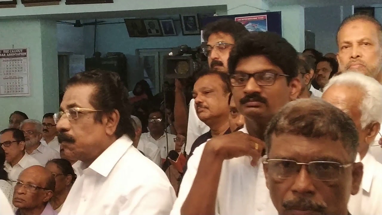 Unveiling the Portrait of T.P.Aravindakshan, Advocate by Justice V .Chitambaresh in the Bar Associat