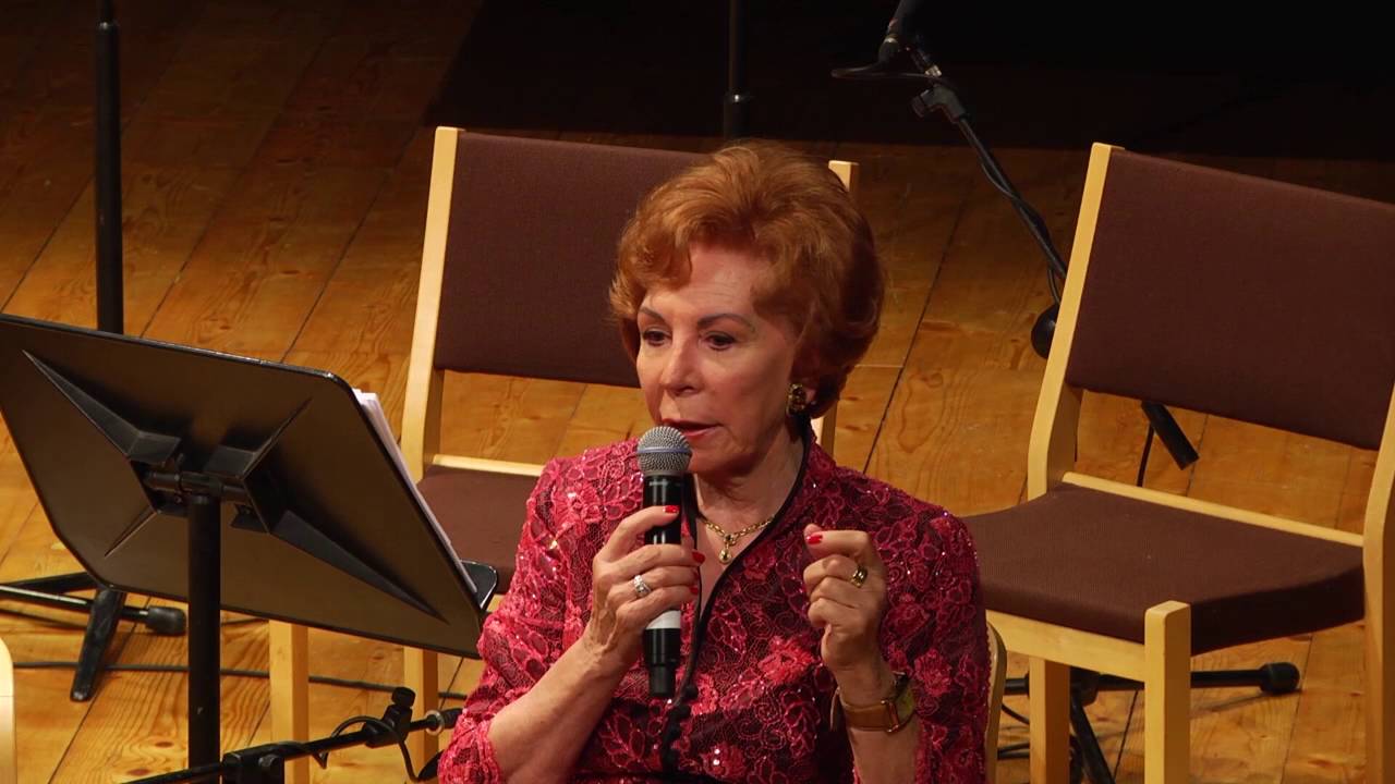 Maria Chiara - intervista sul palco al Concorso Internazionale di Canto 