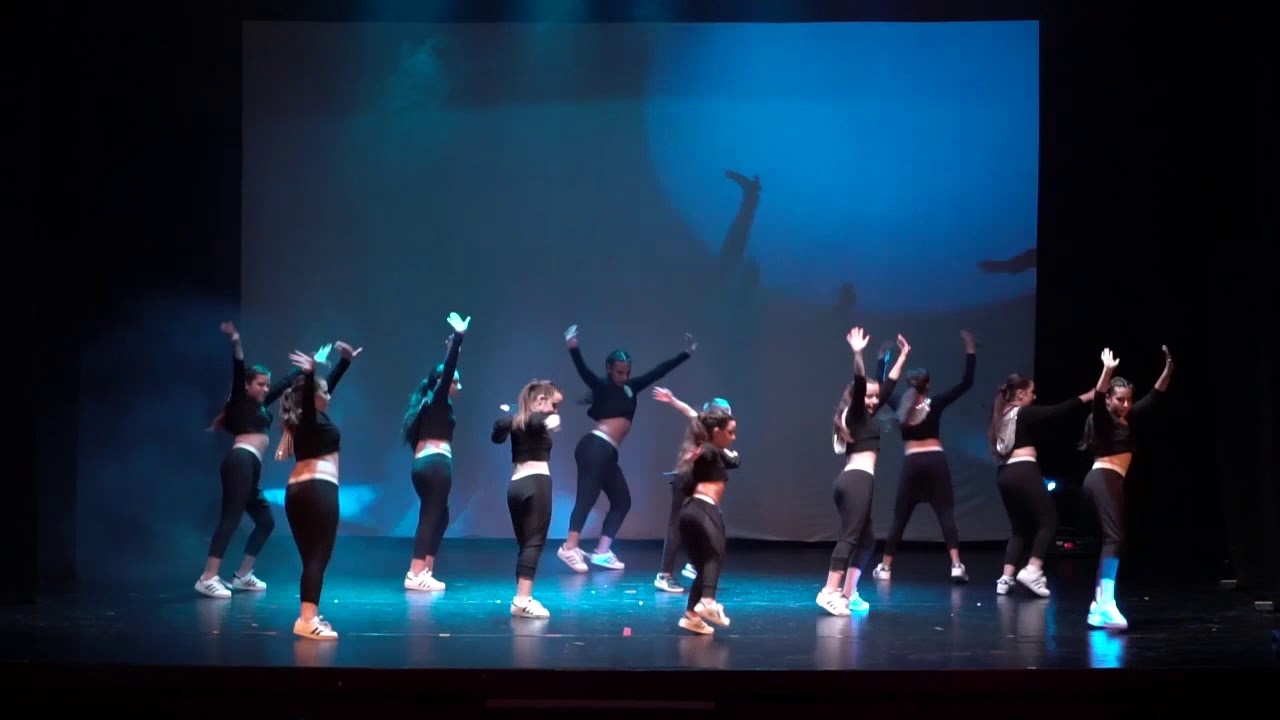 Dorika Club hip hop intermedio saggio 2018