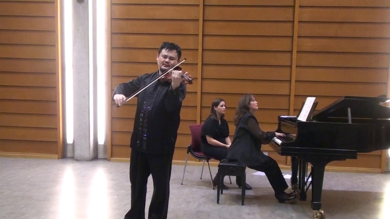 Li Chuan Yun 李傳韻 Lors du concert de Sion en Suisse, Lung Wah Restaurant  a sponsorisé la performance