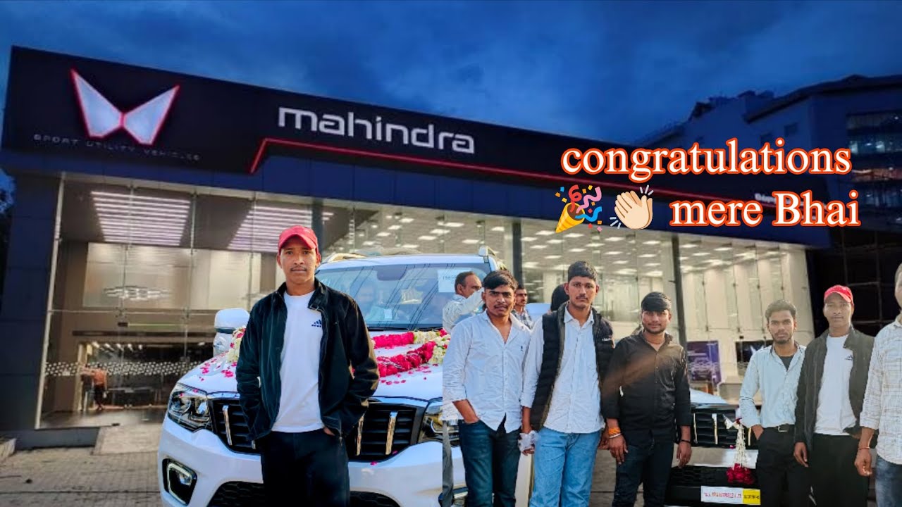 Car 🚨🚗 lene par बहुत बहुत बधाई हो 🚗🎉👏🏻 मेरे भाई को 💪🏻💯#trending #mahindra #carshowroom 