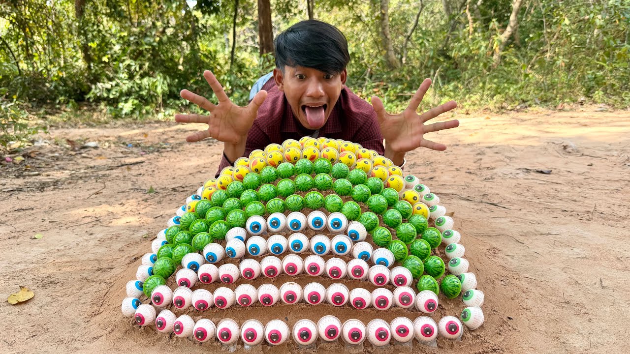 Wow! The guy show Amazing Smart and Useful in Forest With Candy#bushcraft#survival#camping 