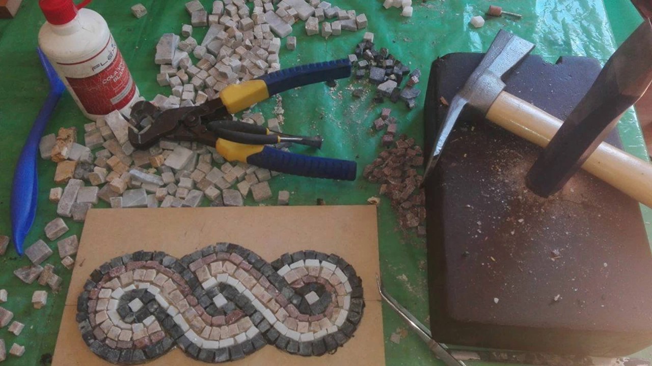 MOSAICO: Cortes con martelina y tagliolo y resultados.  MOSAIQUISMO