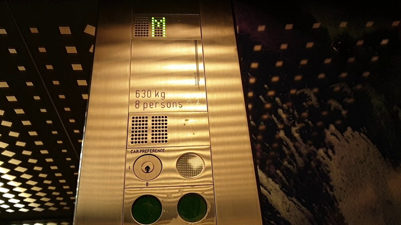 1994 Schindler Lift @ Queens arcade in Cardiff