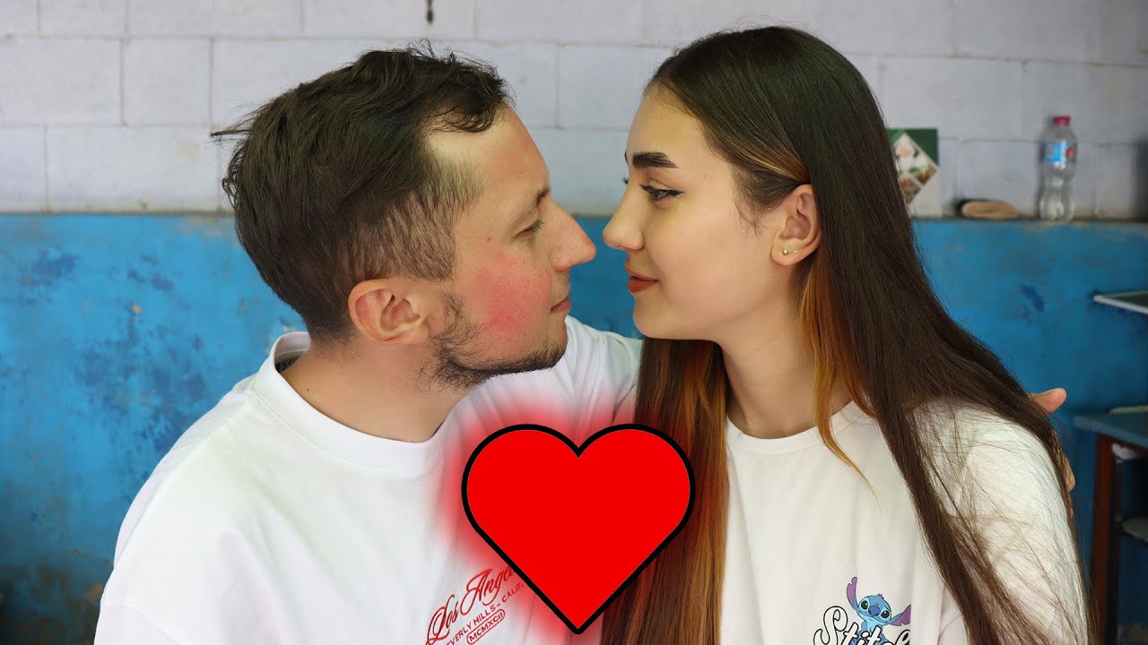 Mai pe scurt vorbind  Noua iubita a lui Pavel !
