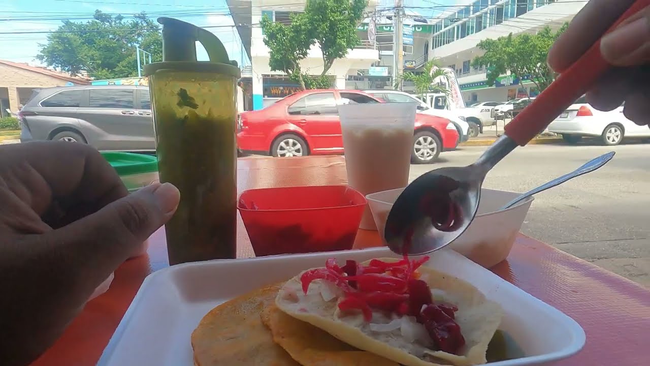 Desayunando en Acapulco No Turistico