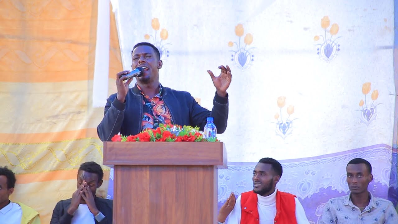LIVE RECORDS . ዘማሪ ሽፈራው ፊታሞ በአለታ ጩኮ አባዬ ህይወት ብርሃን ብርሃን ቤ/ክ ጉባኤ ላይ ከመድረክ የተቀዳ shiferaw fitamo