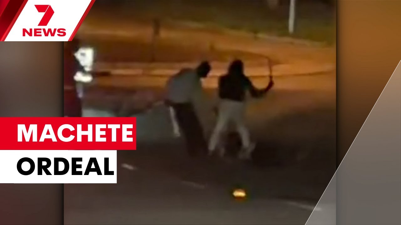 Good Samaritans step in to end vicious machete attack on busy street in Pakenham | 7NEWS