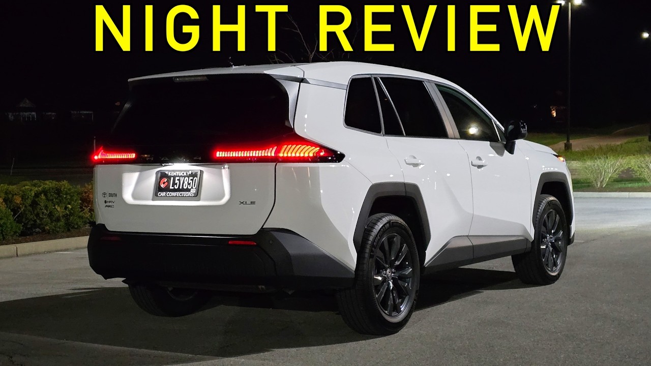ХОРОШЕЕ ОСВЕЩЕНИЕ?? &mdash; Новый Toyota RAV4 2026 года ночью! (Фары, экстерьер и интерьер)