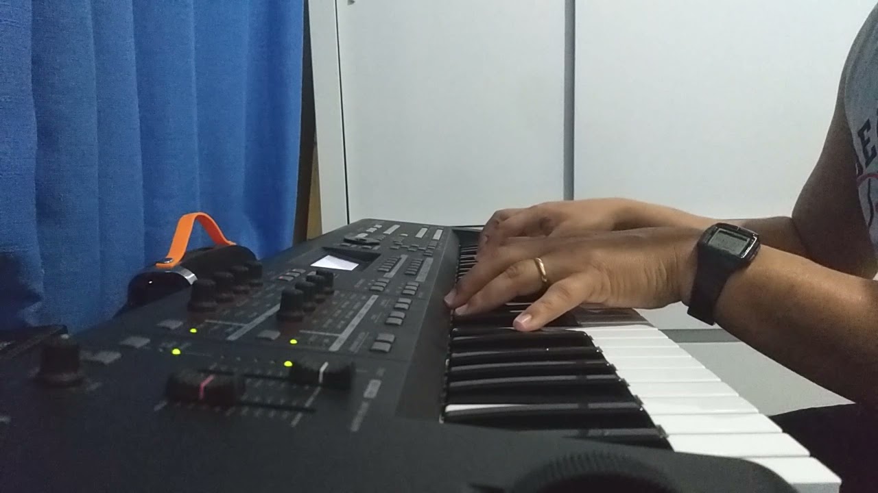 YAMAHA moxf6