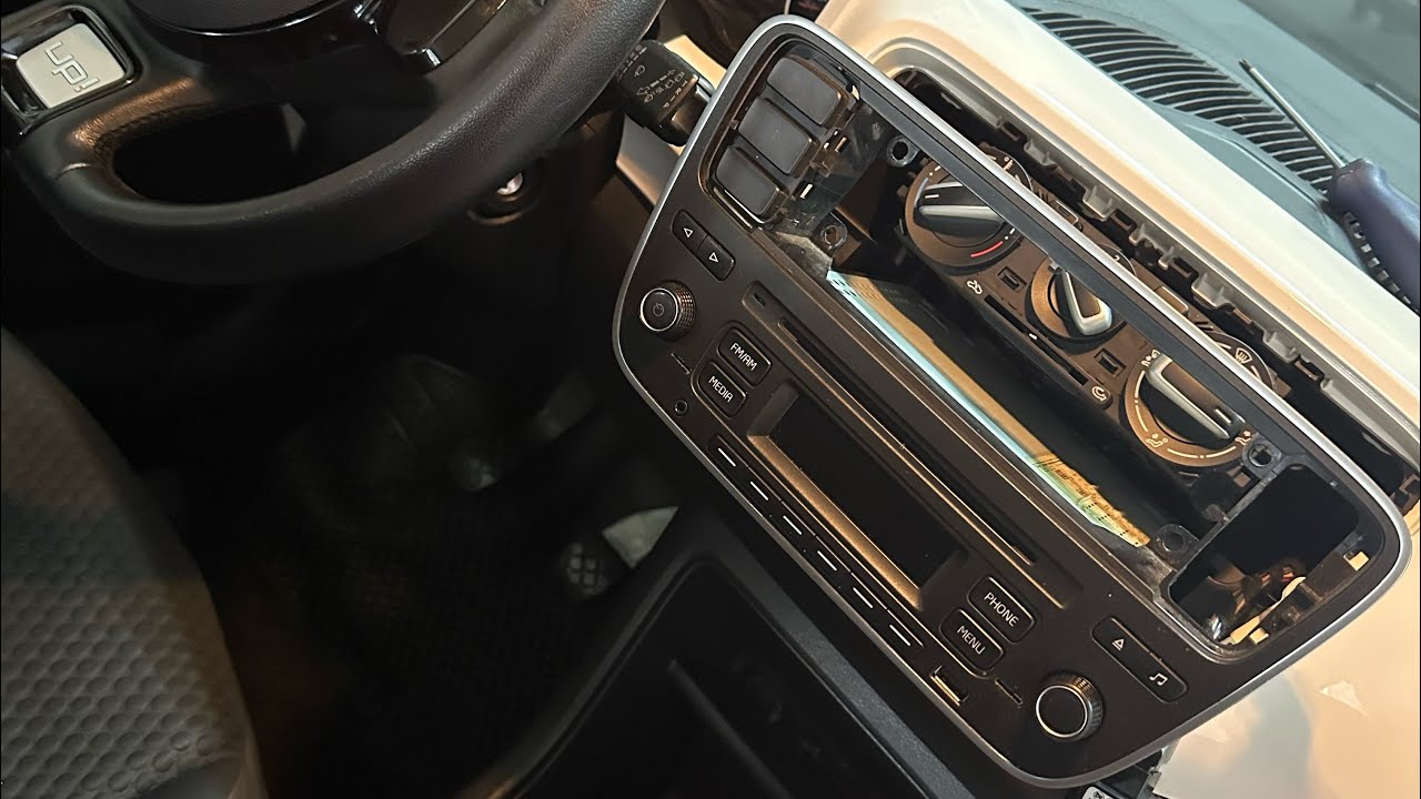 Como desmontar o rádio do Volkswagen up tsi ￼e quais equipamentos você precisa