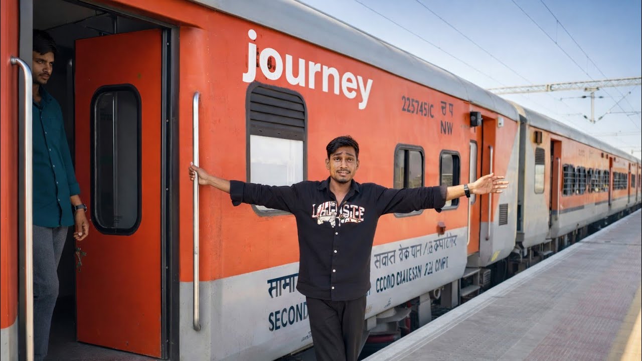 Ajmer train me 😂hadsa ho gya#viral