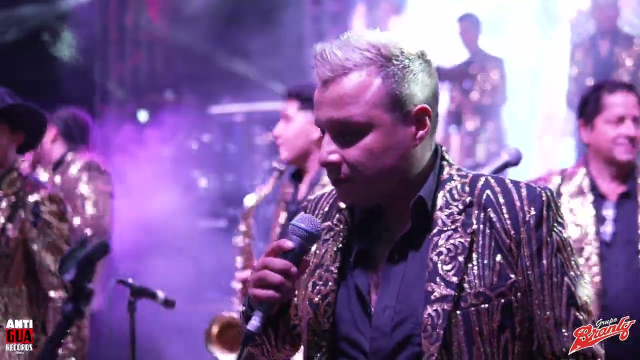 Take On Me - Grupo Branly