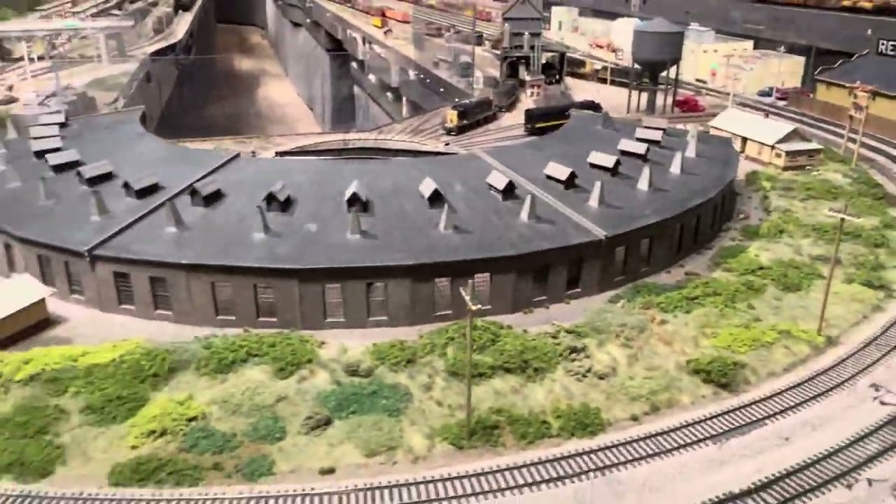 5 Floors of Trains.