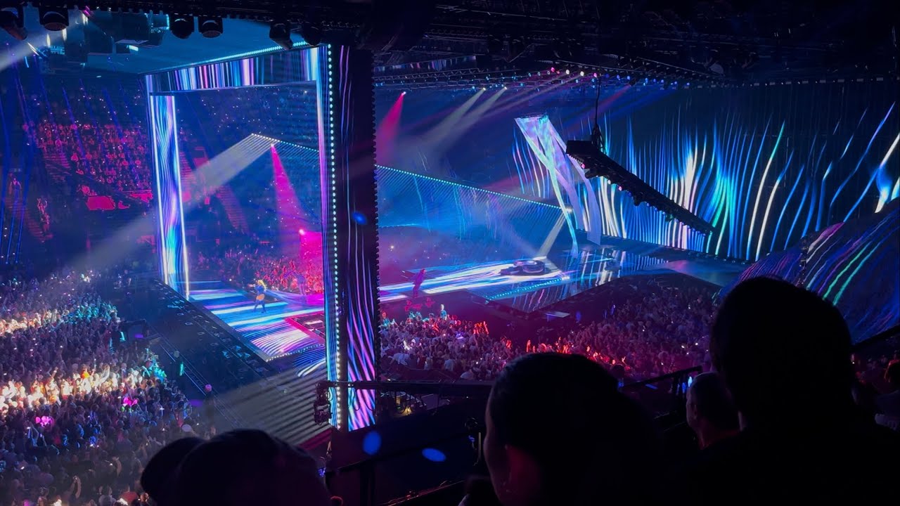 Sissal – Hallucination (Denmark 🇩🇰) Live Show Semi-Final 2 – Audience View – Eurovision 2025