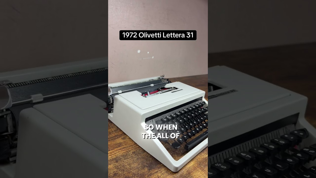 Как использовать все функции винтажной портативной пишущей машинки Olivetti Lettera 31 1972 года ...