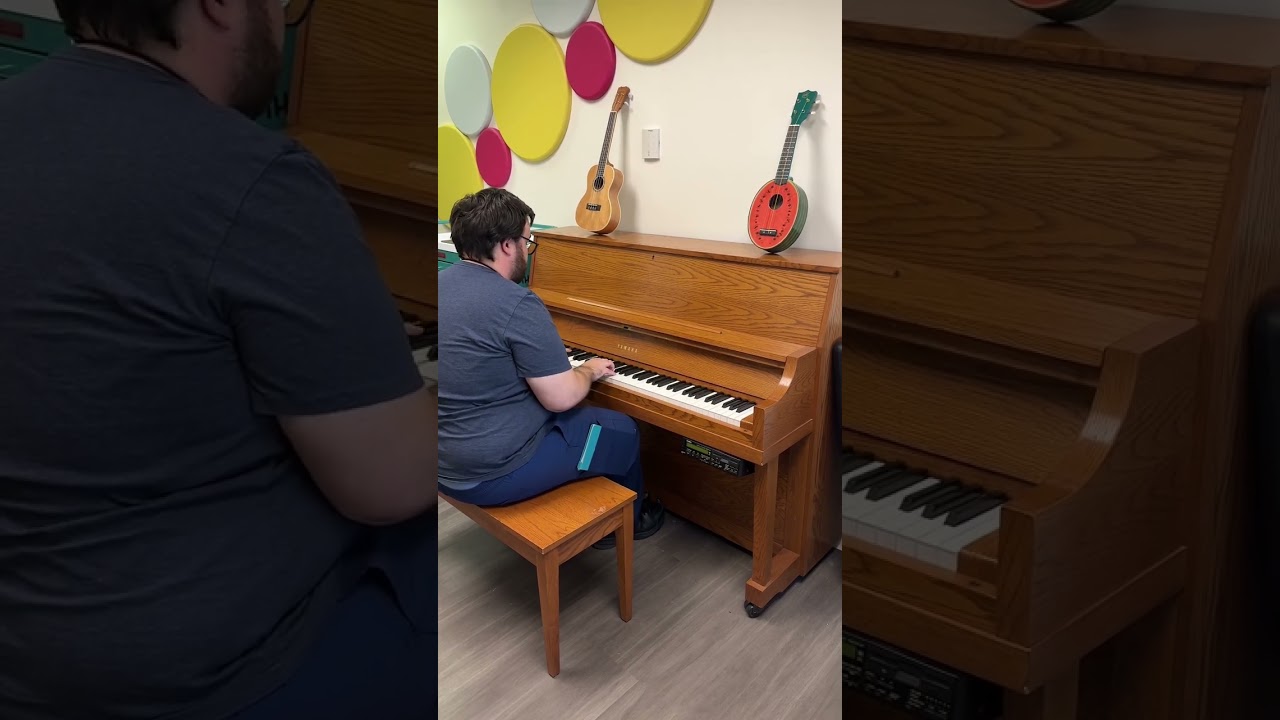 Follow along for a day in the life of a music therapist at Wolfson Children's!🎶💙