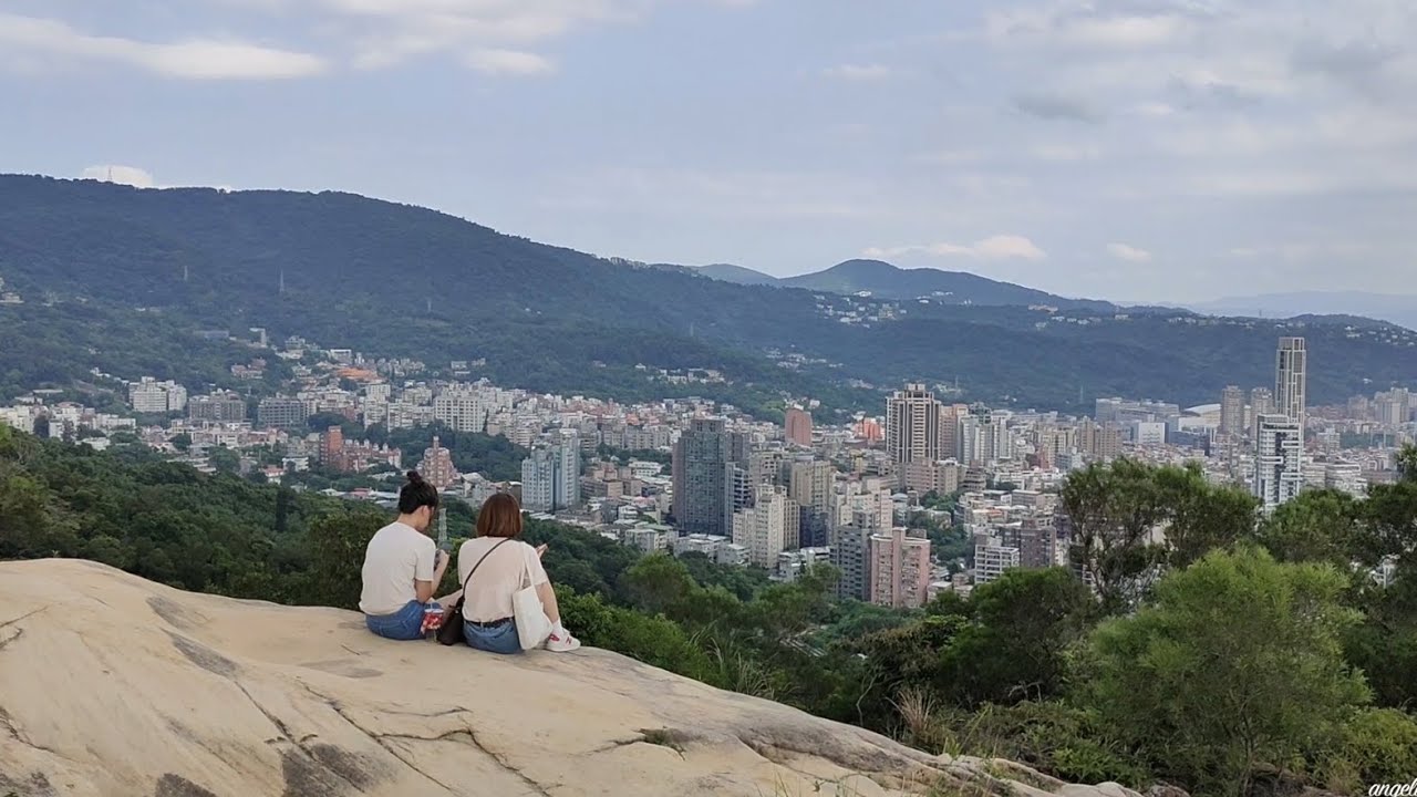 Hike at 軍艦岩 with my Chika [ Taiwan Trip 2020 ] Vlog 14