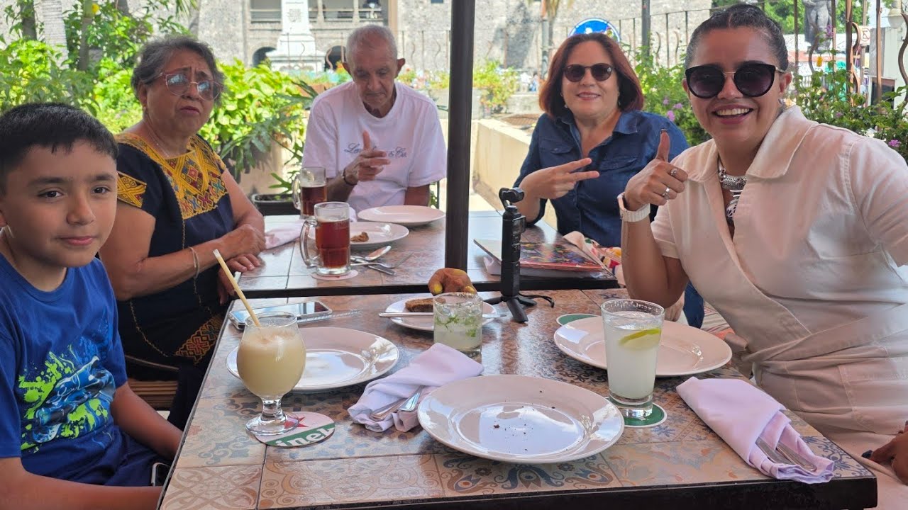 ME LLEVE A MI FAMILIA DE VACACIONES+MI MAMA SACO SUS PASOS PROHIBIDOS+ ASI SOMOS EN REALIDAD.