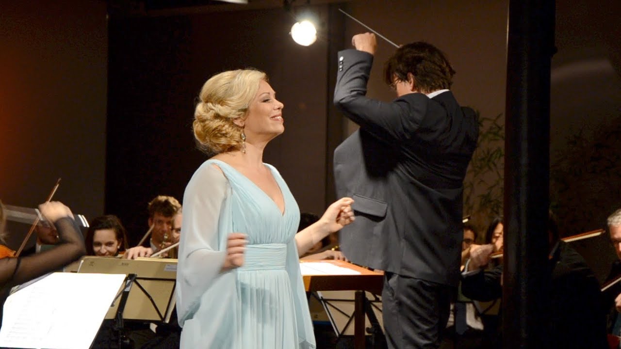 Daniela Fally: Fr&uuml;hlingsstimmenwalzer (Strauss)