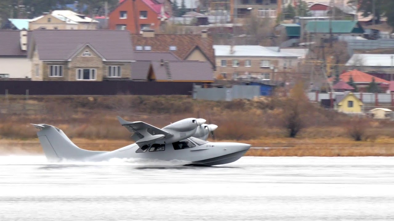 L 72 New 6 seat amphibian takeoff