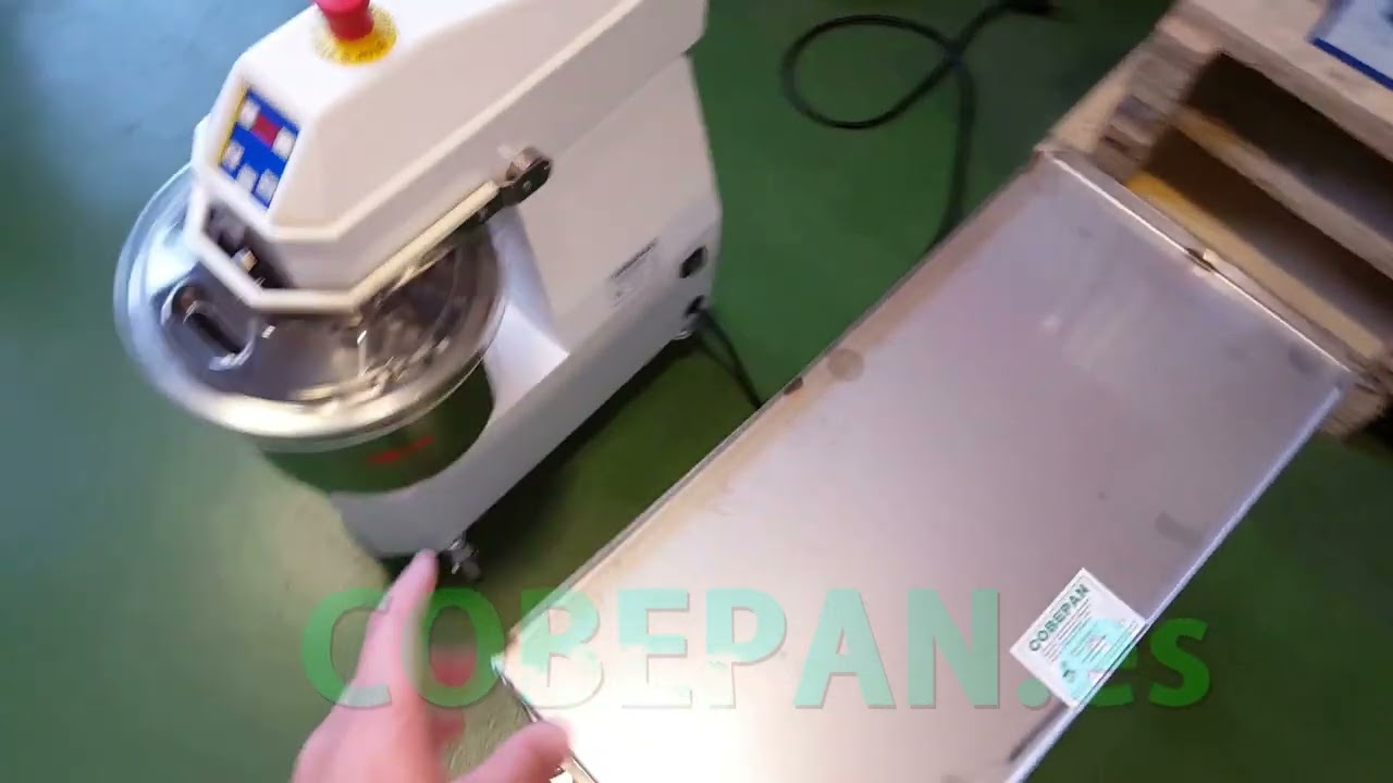 Mesa soporte Amasadora con ruedas y frenos