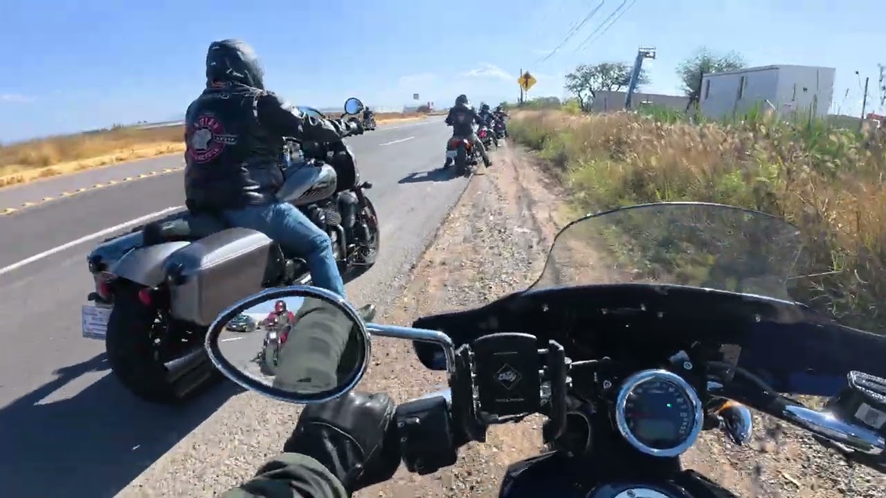 Fête des bikers au Mexique - Route de Tequisquipan