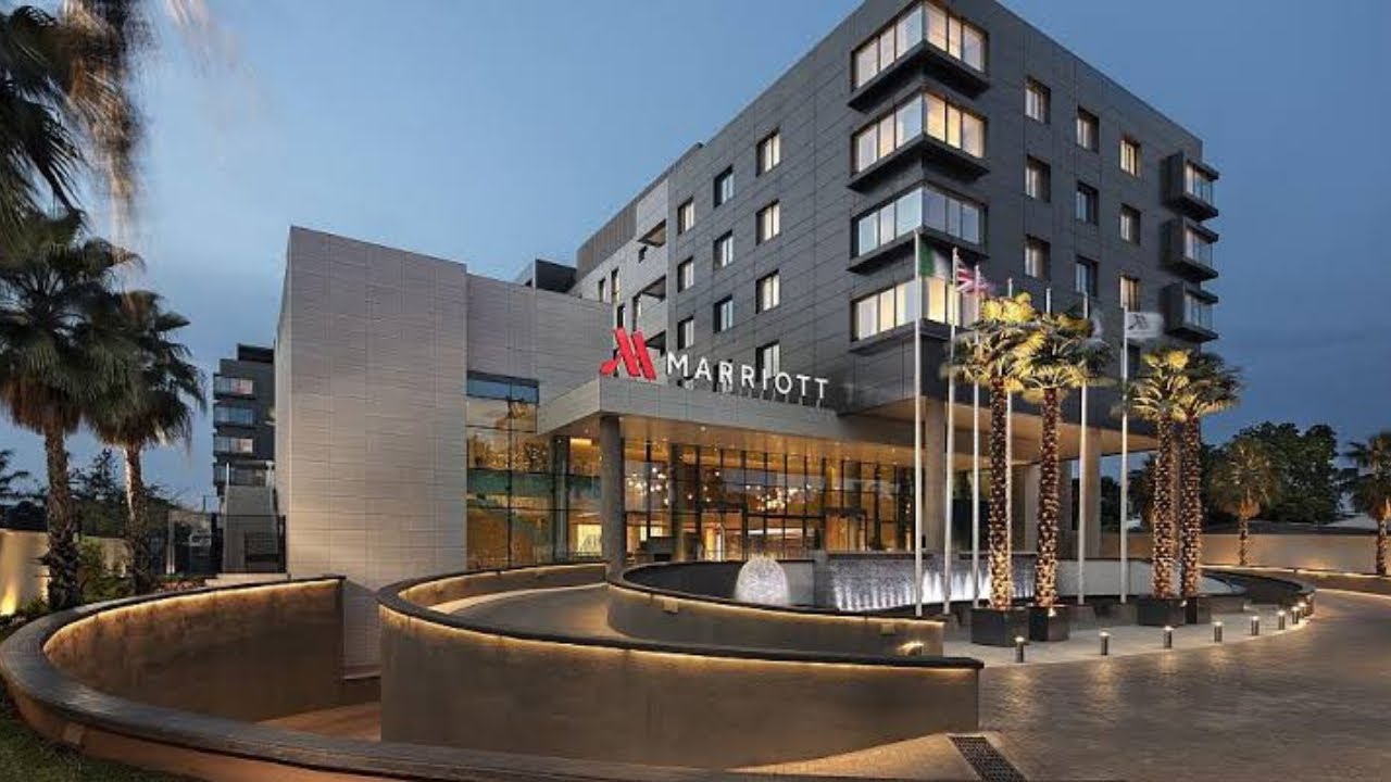 A night at the multi-billion naira Lagos Marriott Hotel Ikeja. //summer holiday part 2