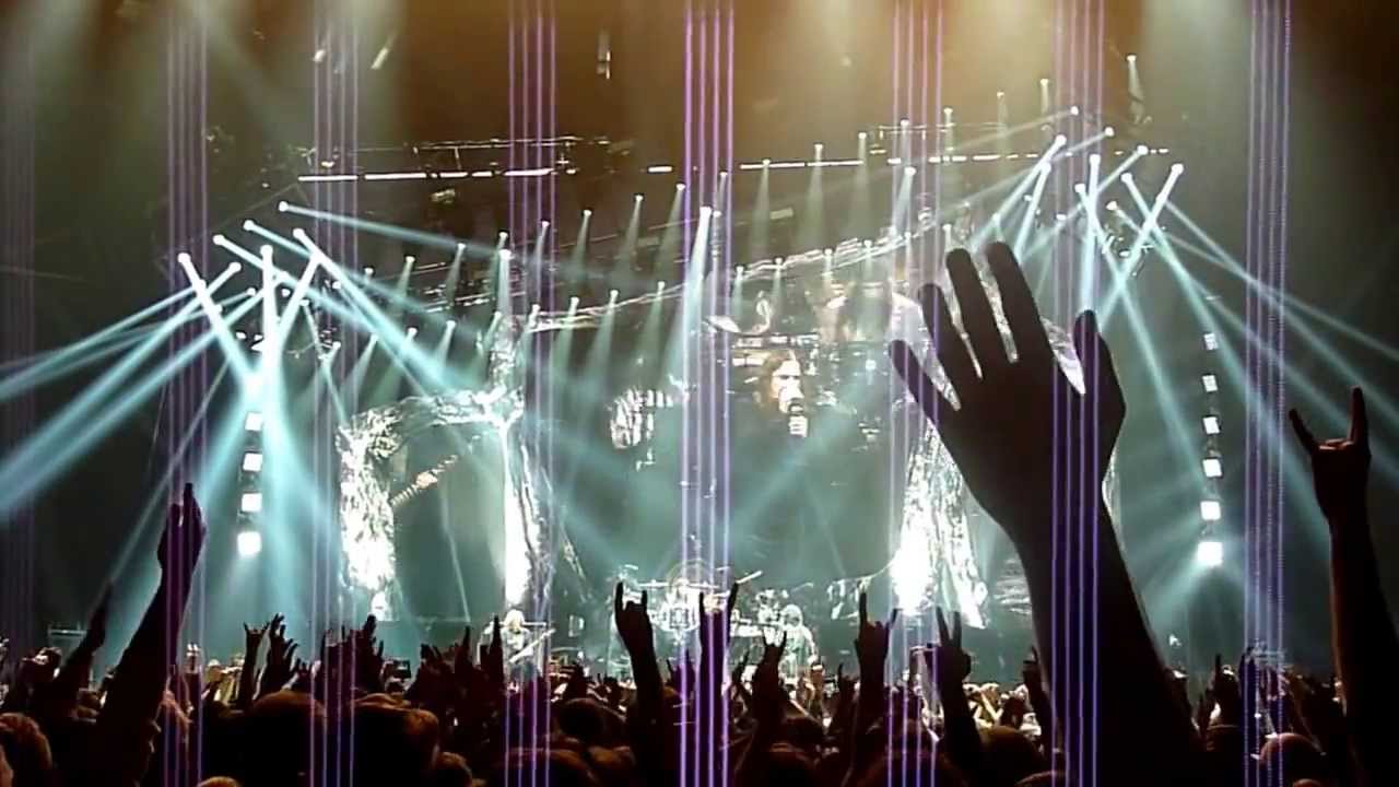 Black Sabbath - Paranoid - Live Forum Copenhagen 2013 (Full version)