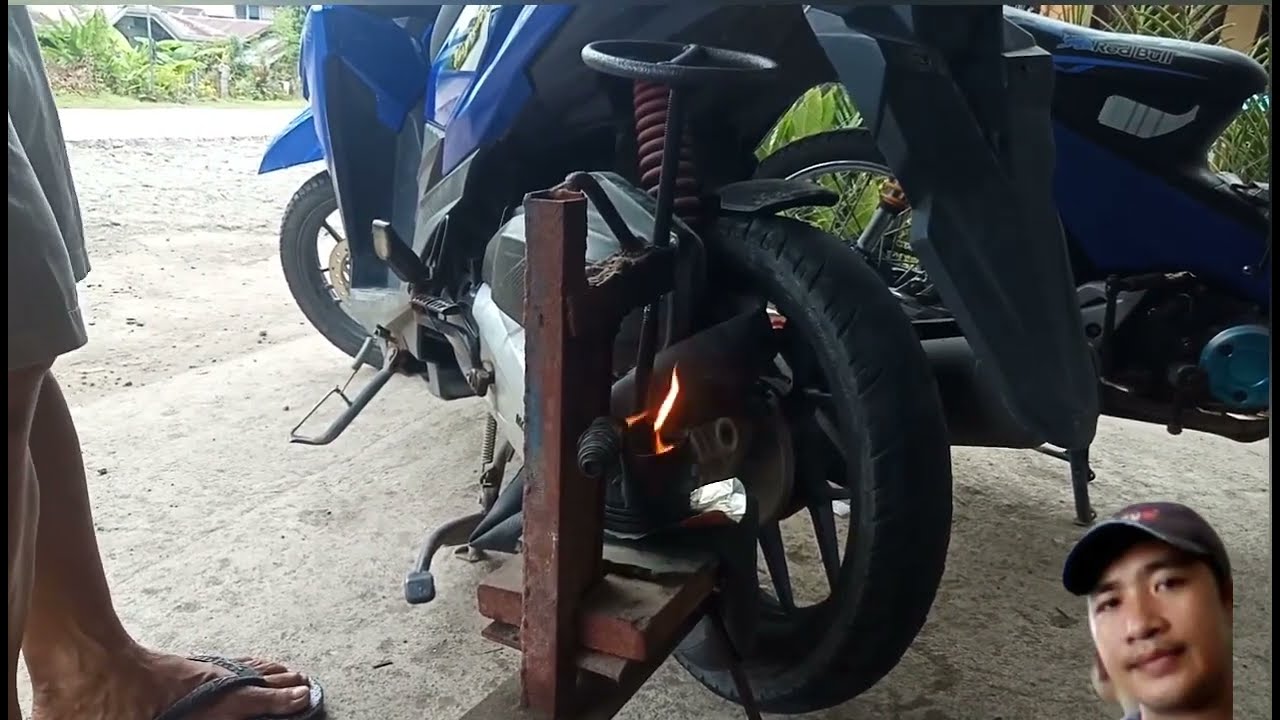 Stop & Shop / Vulcating Our Motorcycle Tire / Pasiao Mixed