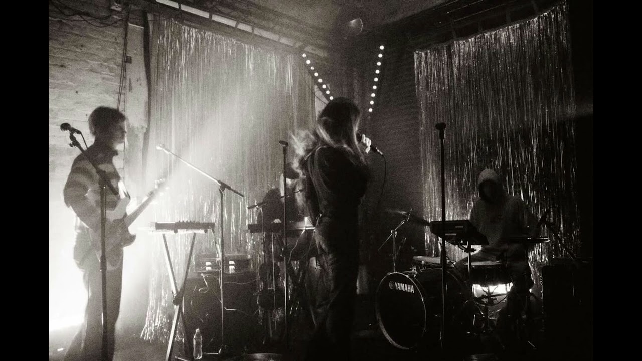 smerz - easy, live in manchester, the white hotel, 2025