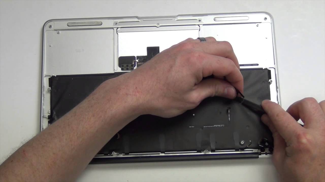 Разборка 11-дюймового Macbook Air модели A1465